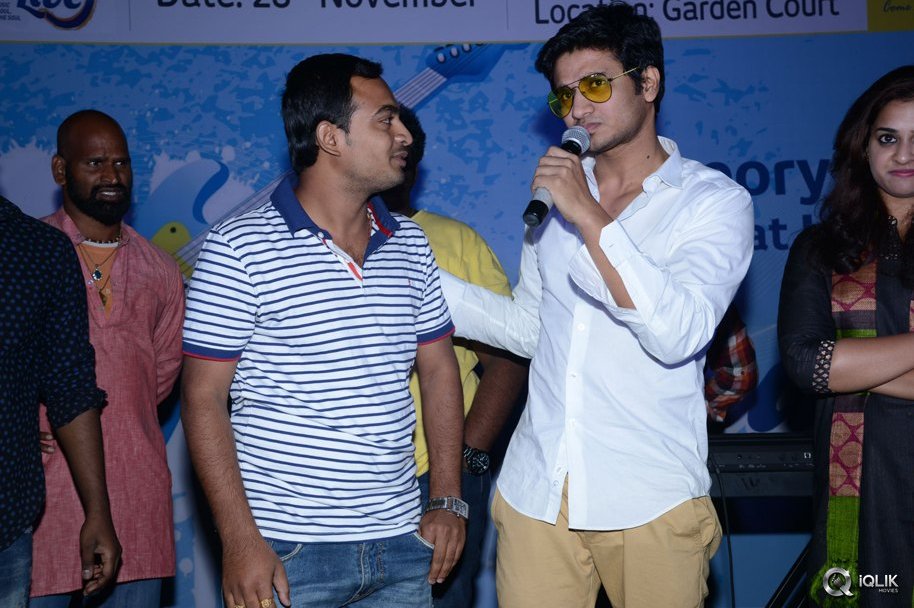 Shankarabharanam-Movie-Flash-Mob-at-Inorbit-Mall